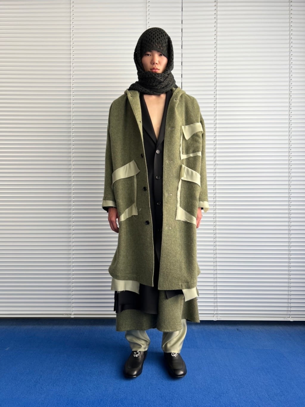 Fashion Week Paris Fall/Winter 2022 look 12 de la collection Sulvam menswear