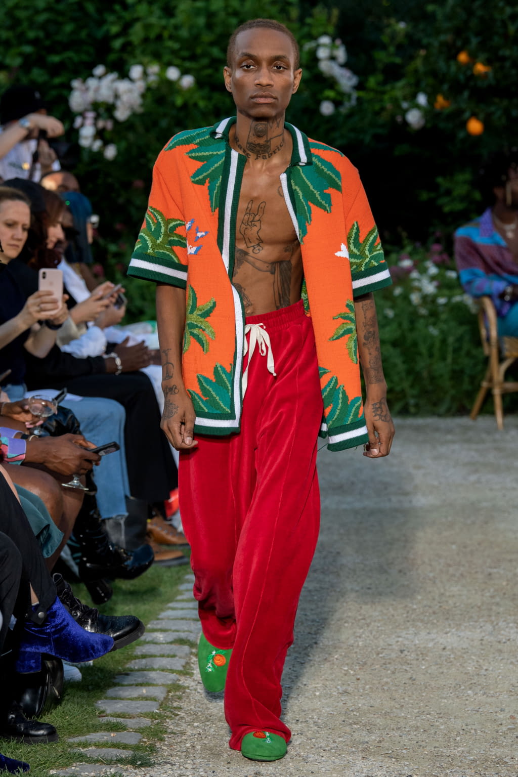Fashion Week Paris Spring/Summer 2020 look 53 from the Casablanca collection 男装