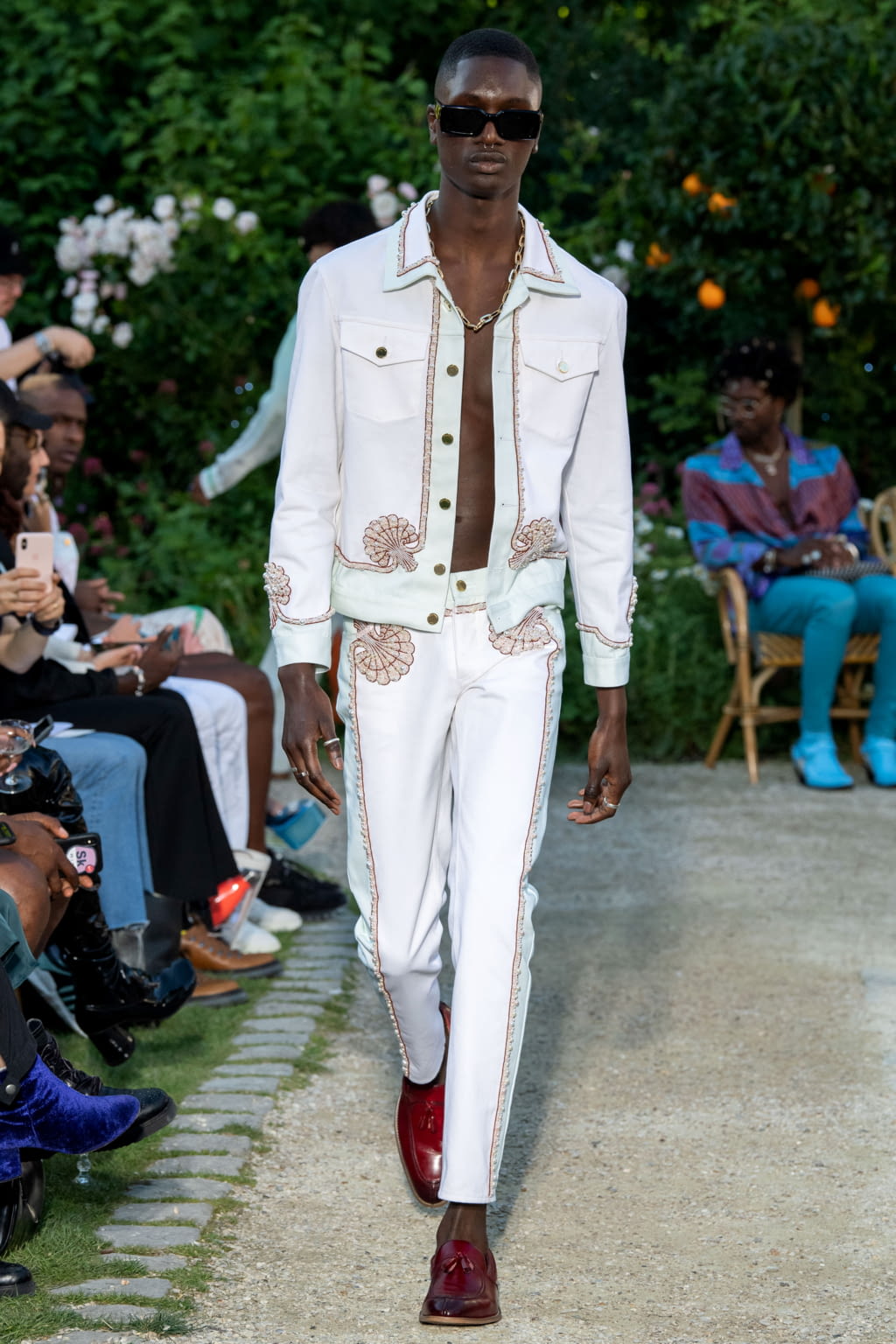 Fashion Week Paris Spring/Summer 2020 look 64 from the Casablanca collection 男装