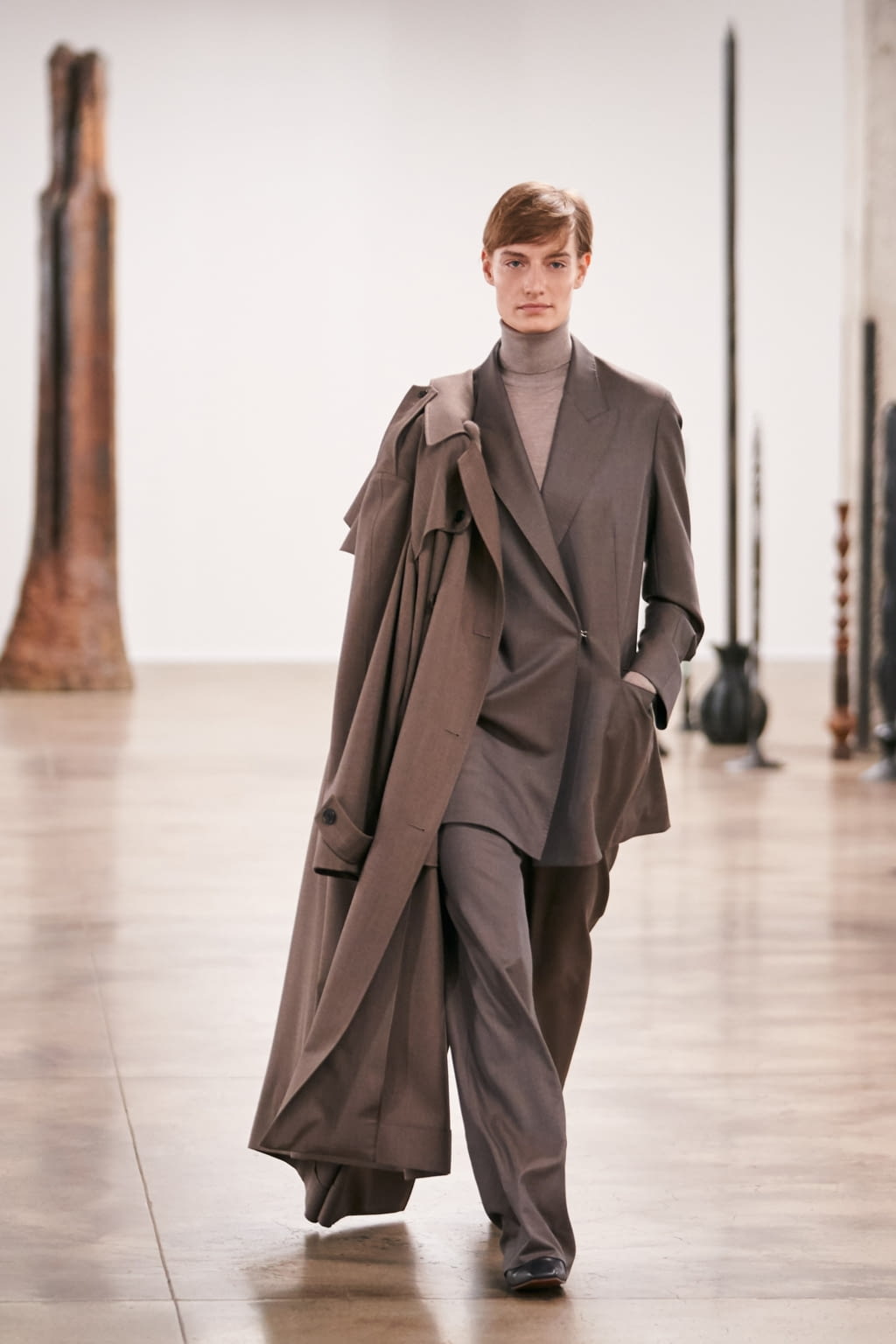 Fashion Week New York Fall/Winter 2020 look 2 from the The Row collection womenswear
