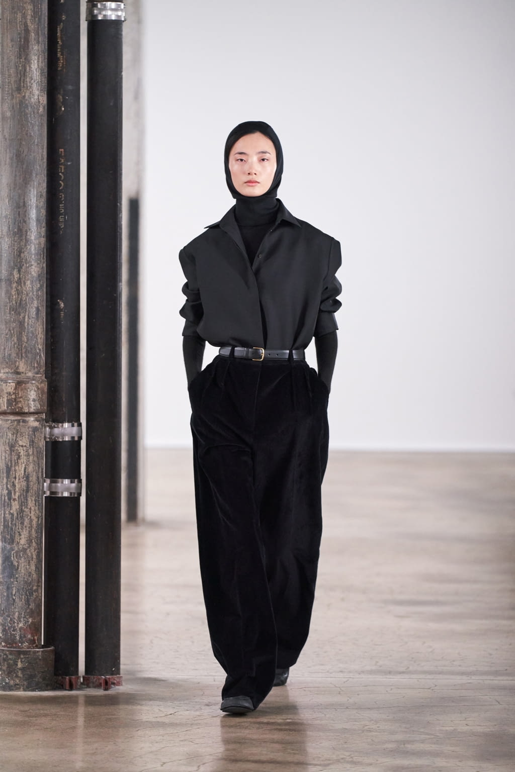 Fashion Week New York Fall/Winter 2020 look 3 from the The Row collection womenswear