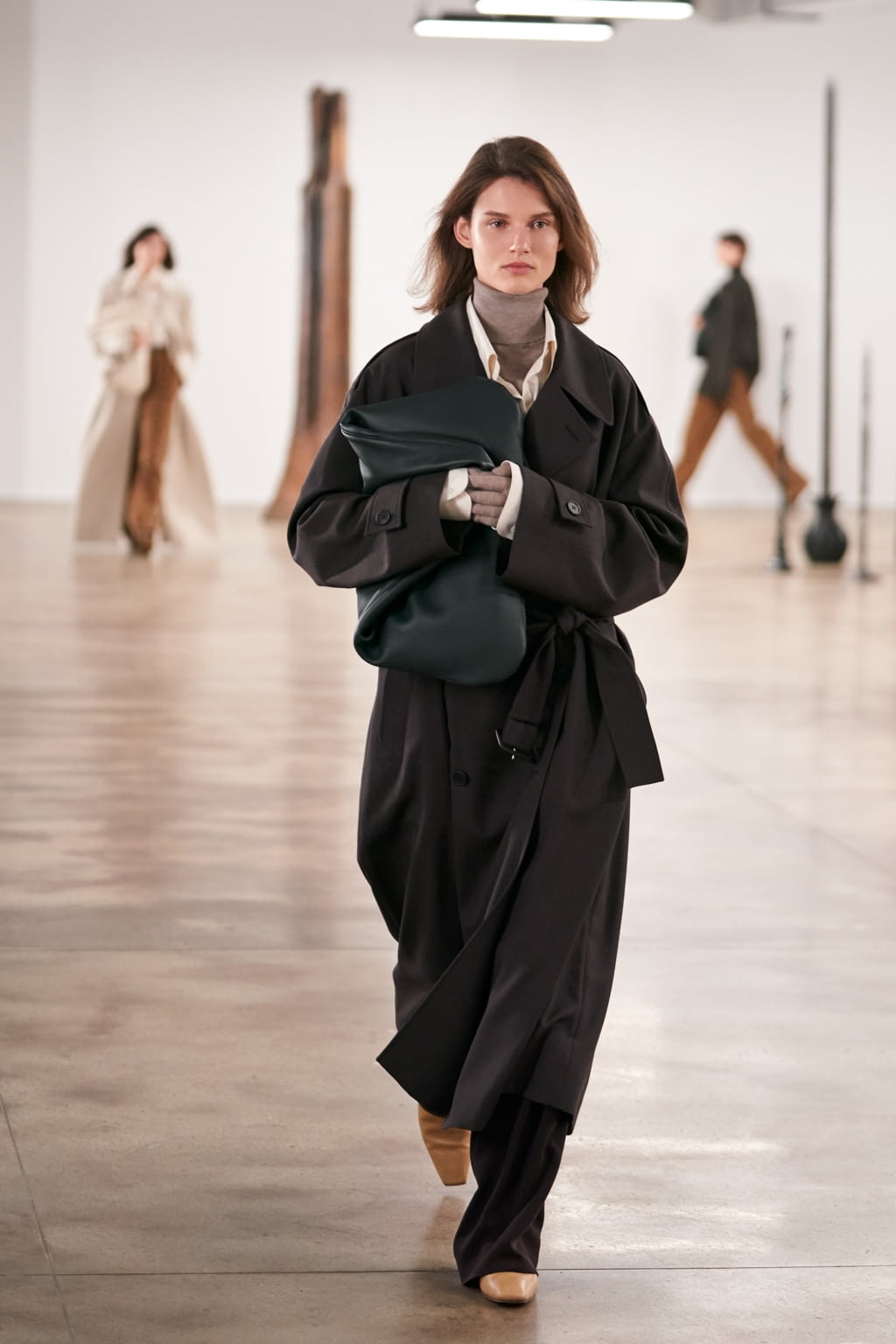 Fashion Week New York Fall/Winter 2020 look 4 from the The Row collection womenswear