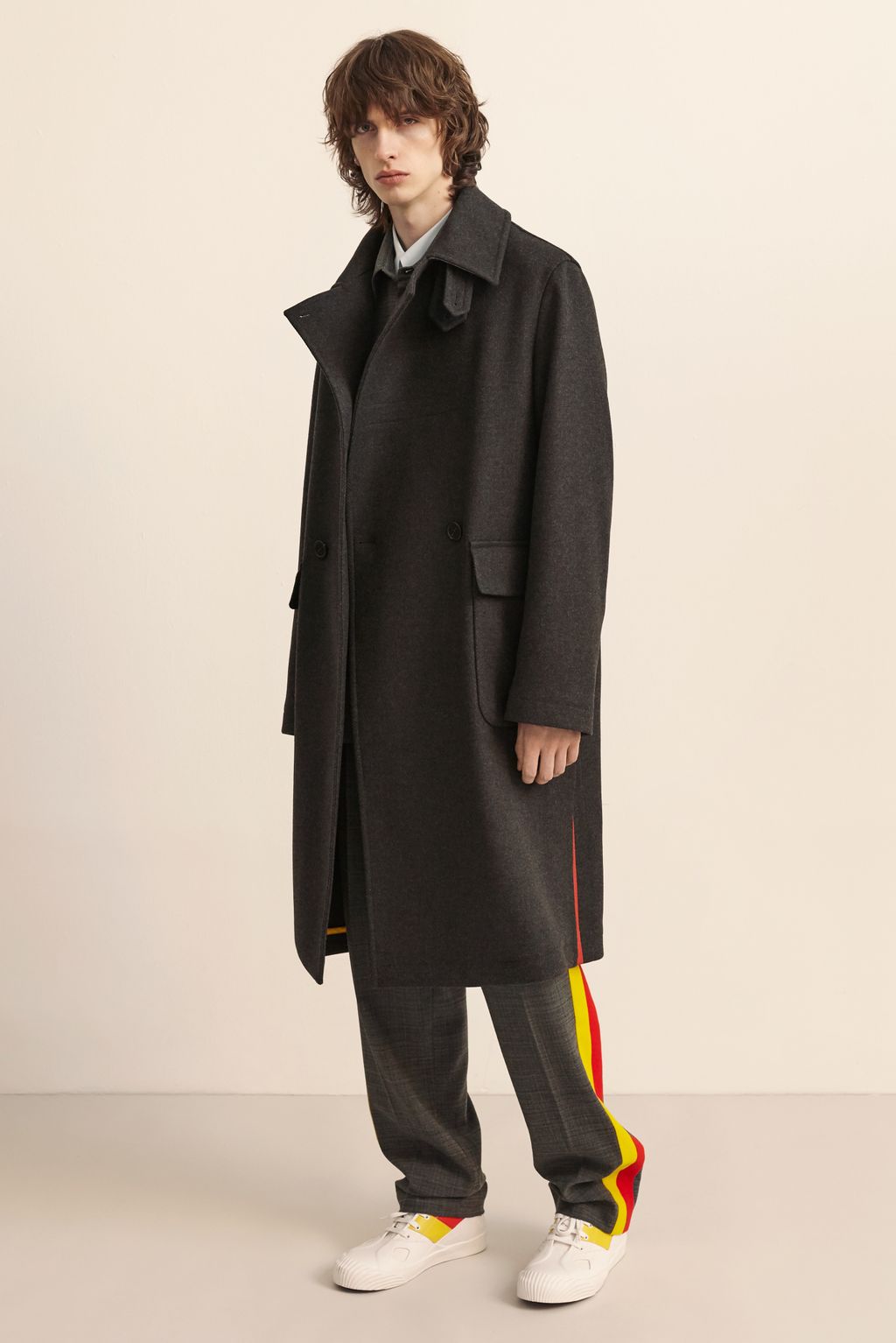 Fashion Week Paris Fall/Winter 2019 look 6 from the Stella McCartney collection menswear