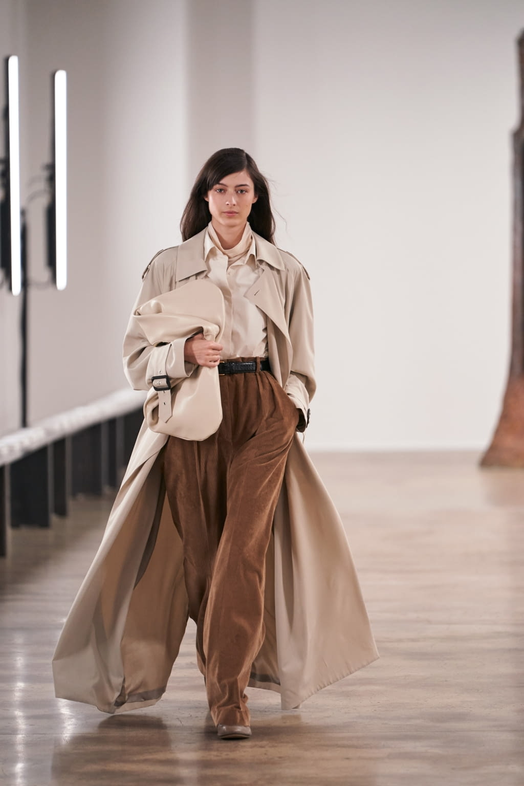 Fashion Week New York Fall/Winter 2020 look 6 from the The Row collection womenswear