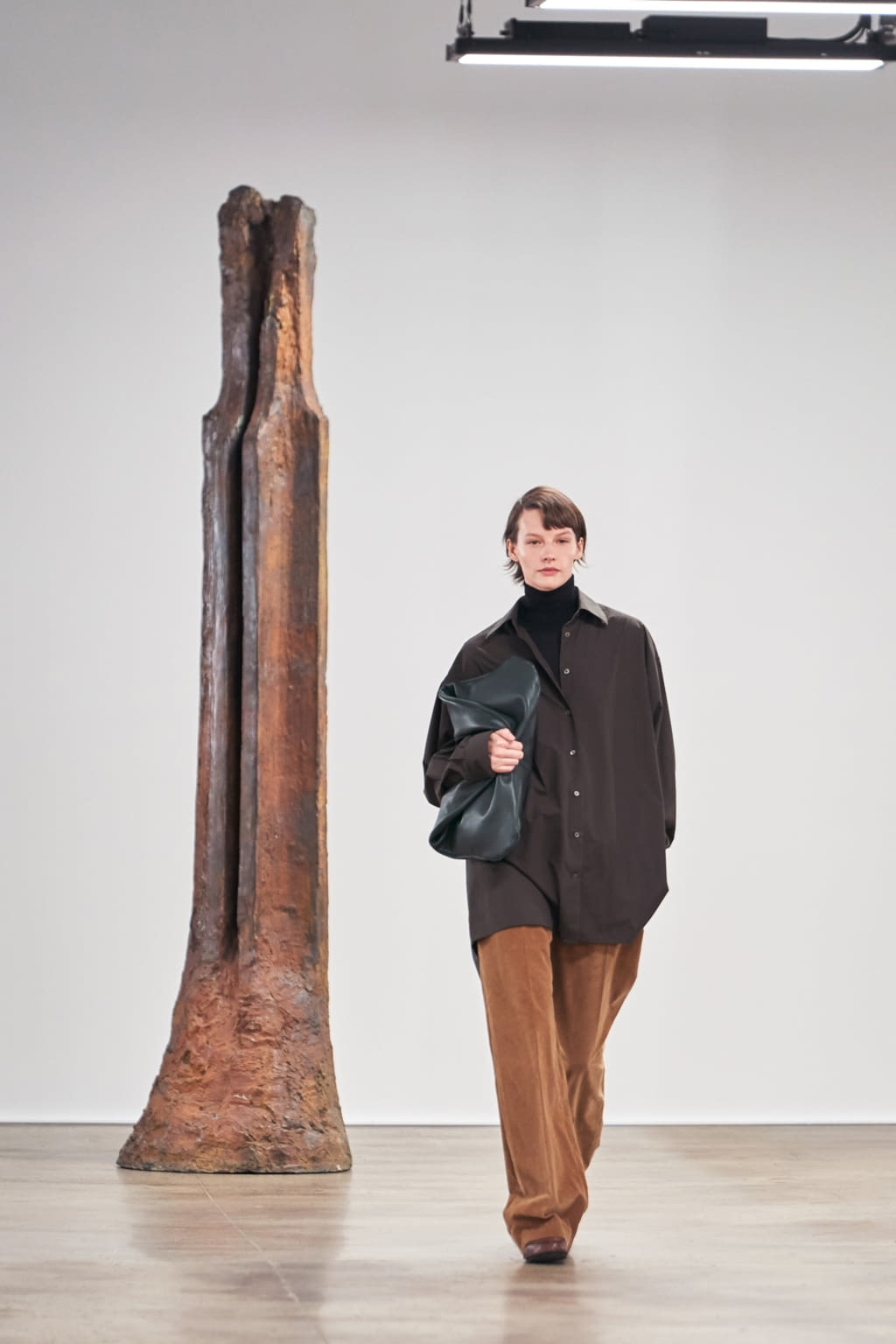 Fashion Week New York Fall/Winter 2020 look 7 from the The Row collection womenswear
