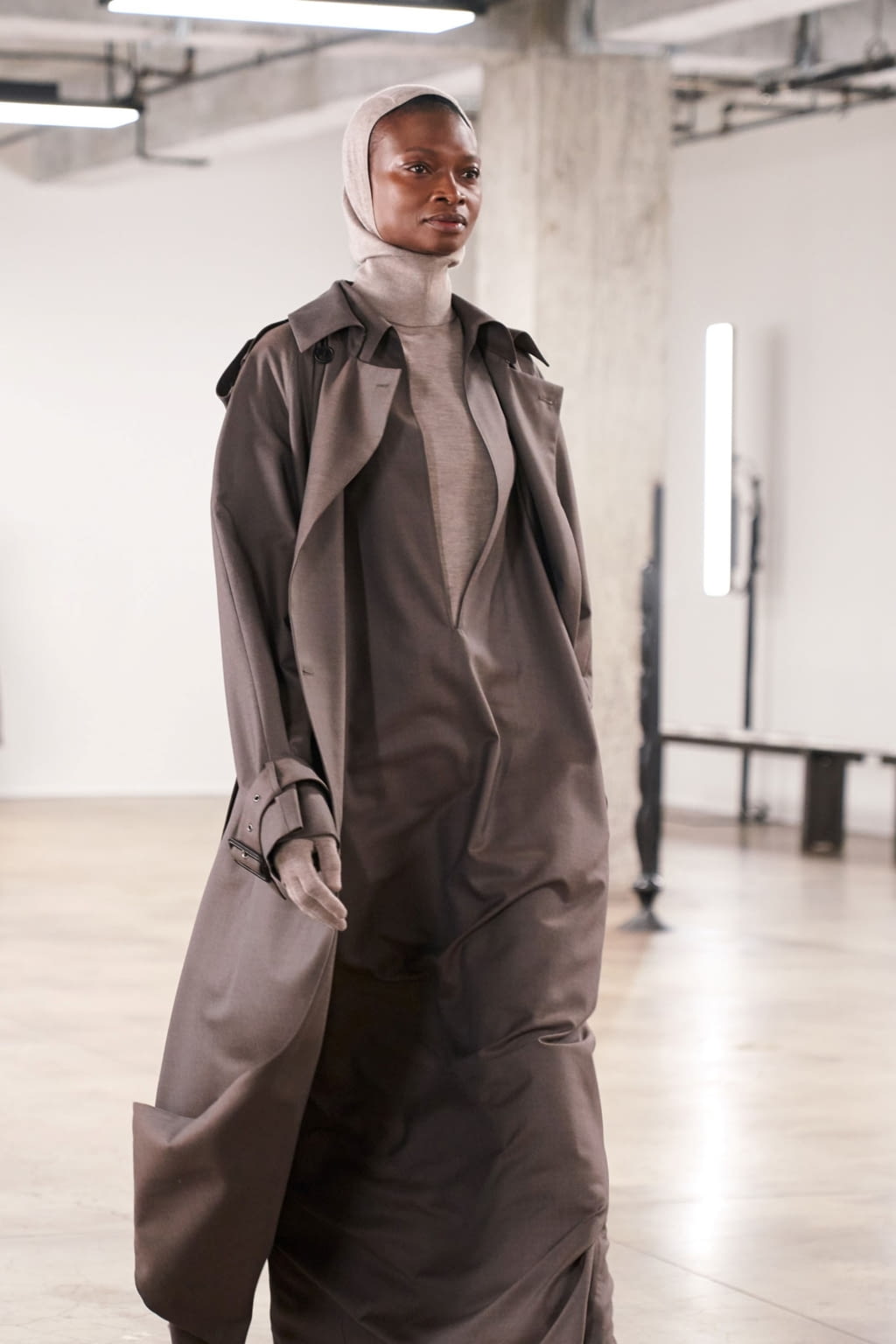 Fashion Week New York Fall/Winter 2020 look 9 from the The Row collection womenswear