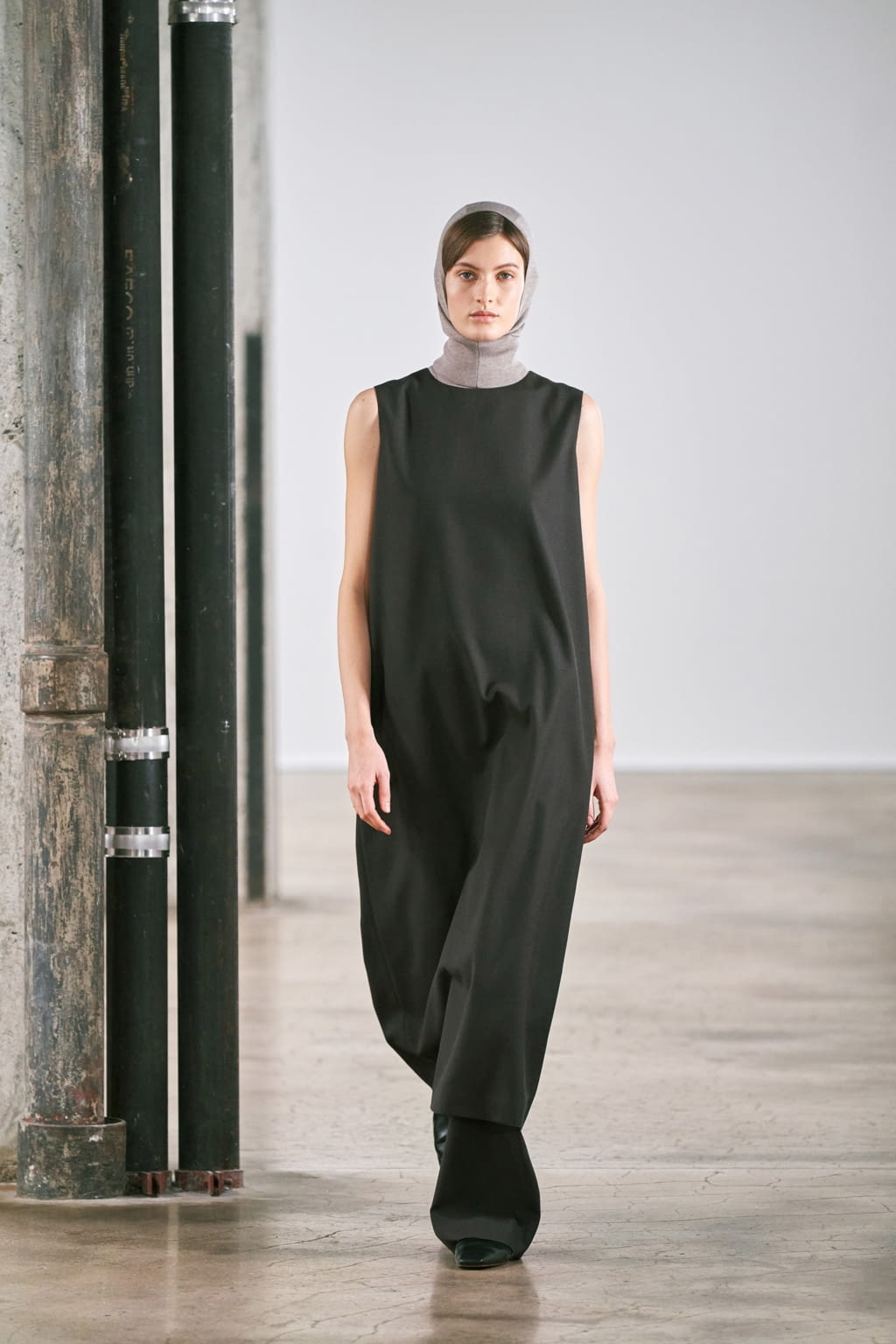 Fashion Week New York Fall/Winter 2020 look 10 from the The Row collection 女装