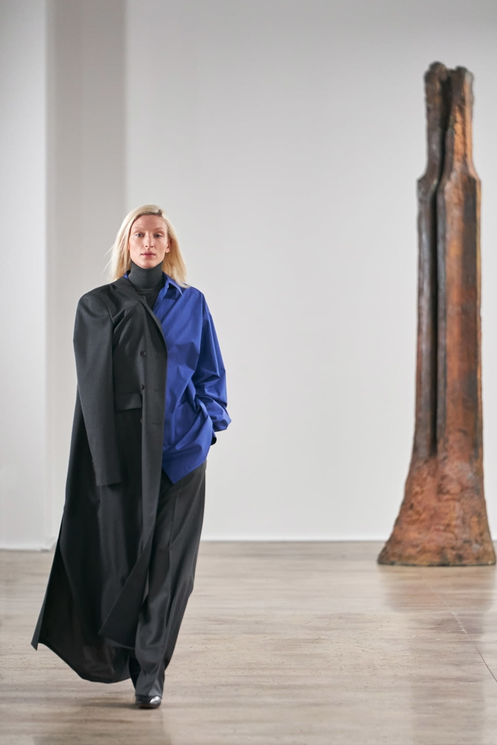 Fashion Week New York Fall/Winter 2020 look 14 from the The Row collection womenswear