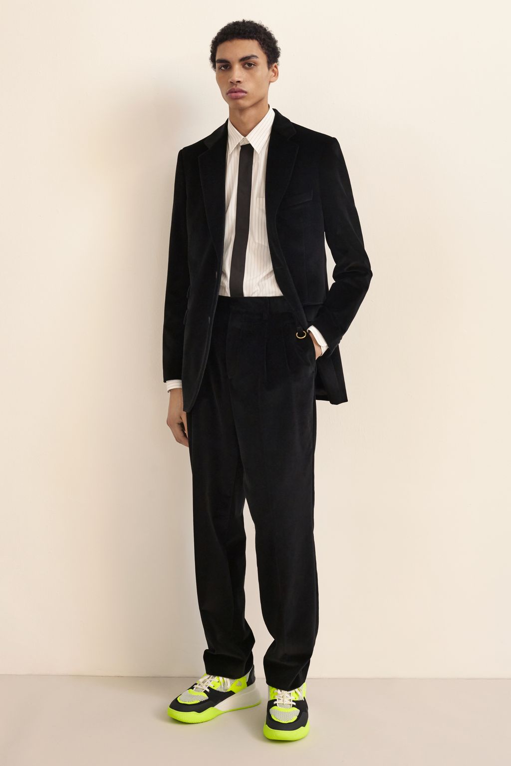 Fashion Week Paris Fall/Winter 2019 look 16 from the Stella McCartney collection menswear