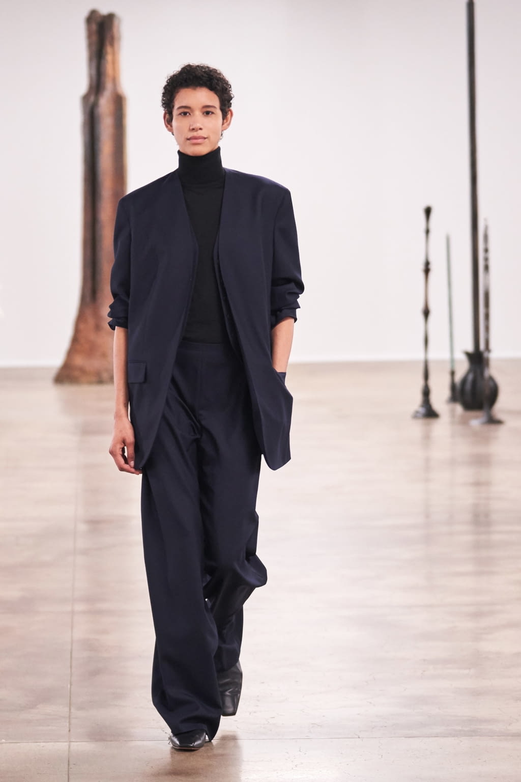 Fashion Week New York Fall/Winter 2020 look 17 from the The Row collection womenswear