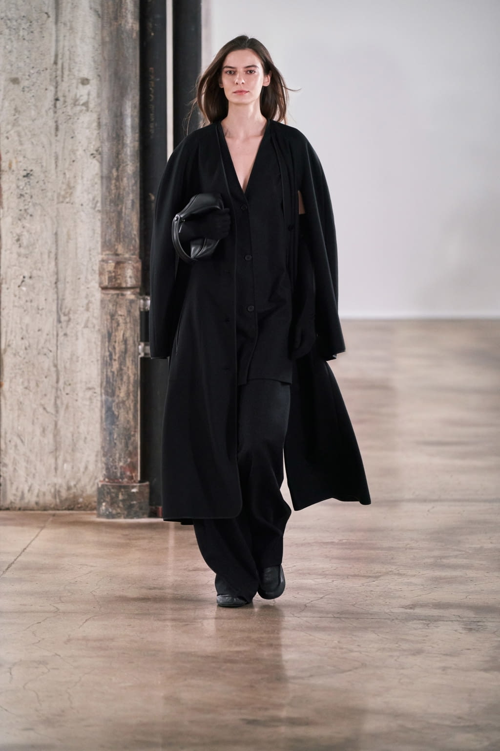 Fashion Week New York Fall/Winter 2020 look 18 from the The Row collection womenswear