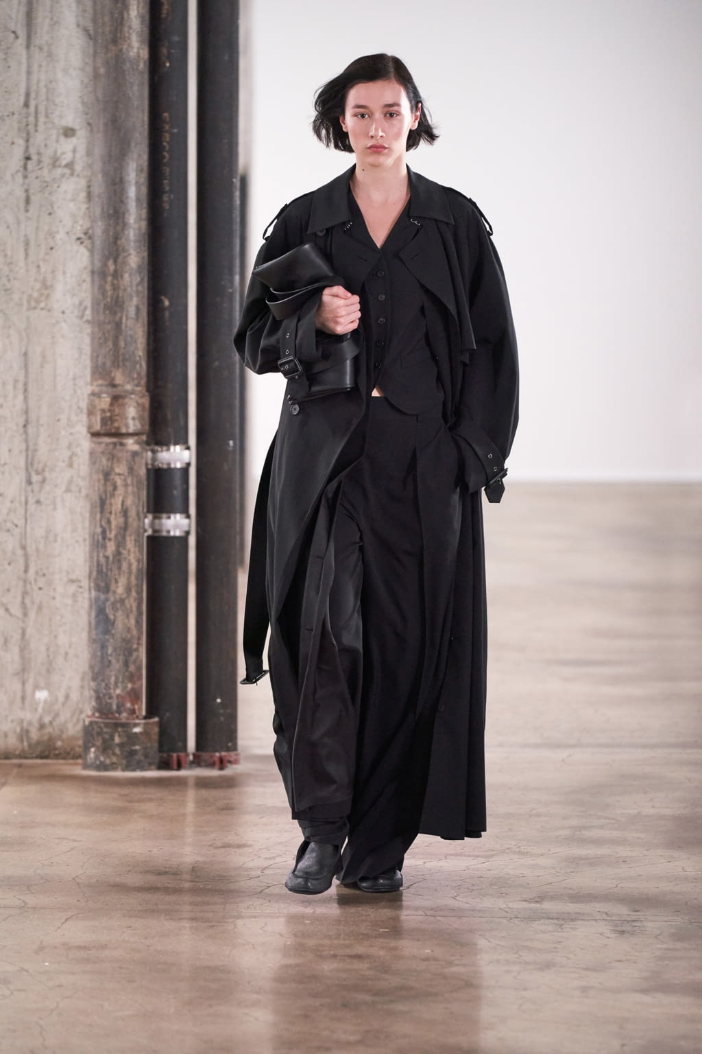 Fashion Week New York Fall/Winter 2020 look 20 from the The Row collection womenswear
