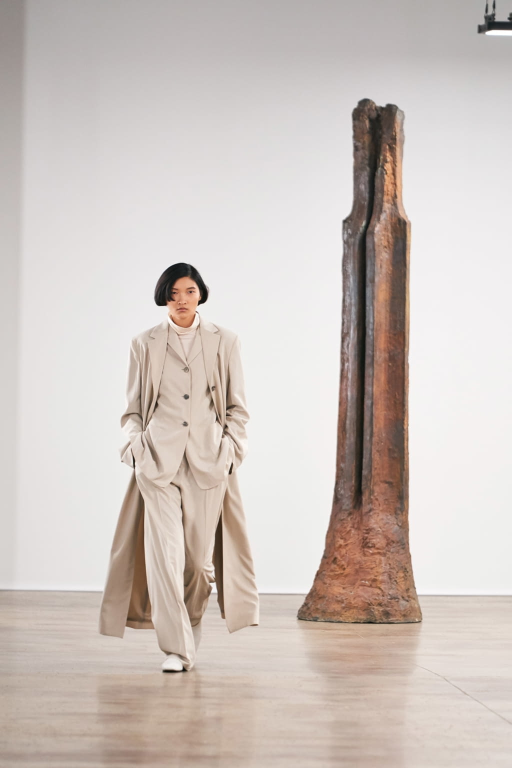Fashion Week New York Fall/Winter 2020 look 21 from the The Row collection womenswear