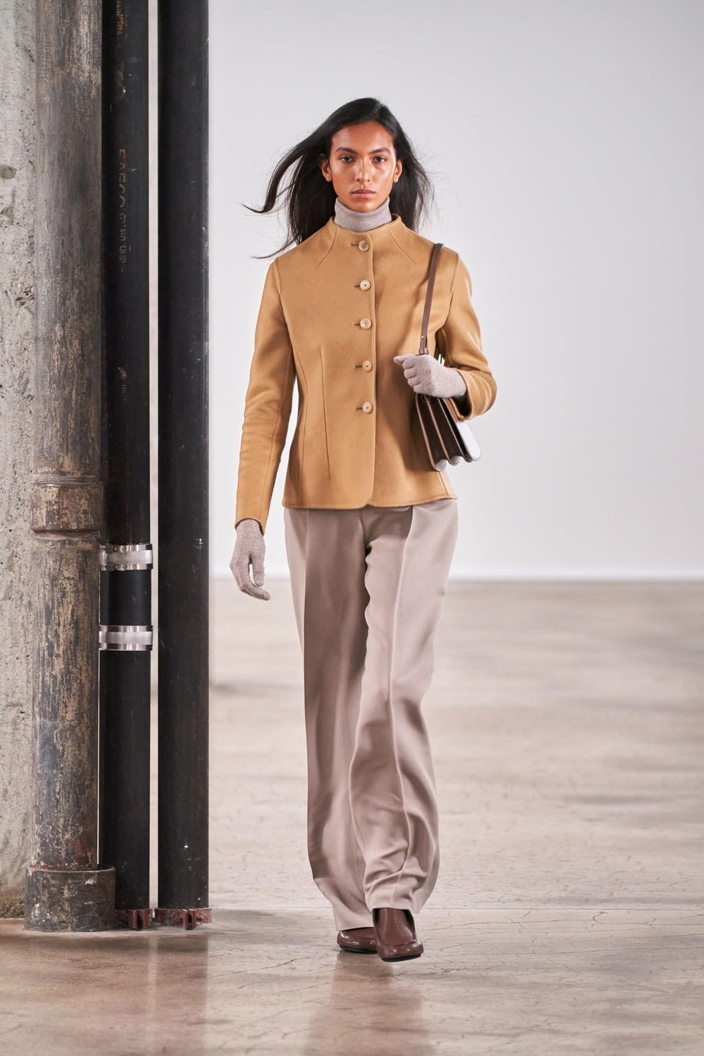 Fashion Week New York Fall/Winter 2020 look 23 from the The Row collection womenswear