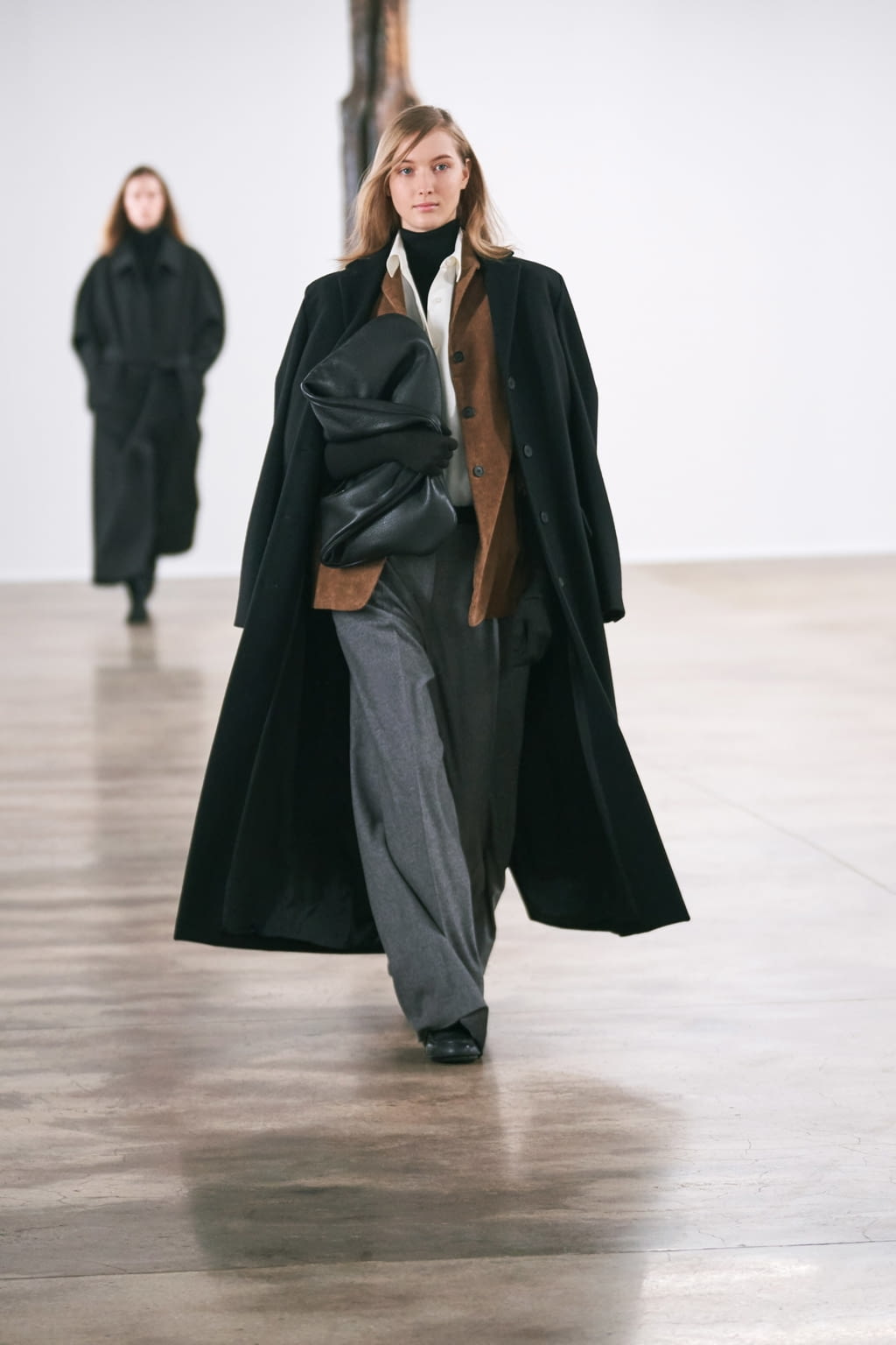 Fashion Week New York Fall/Winter 2020 look 24 from the The Row collection womenswear