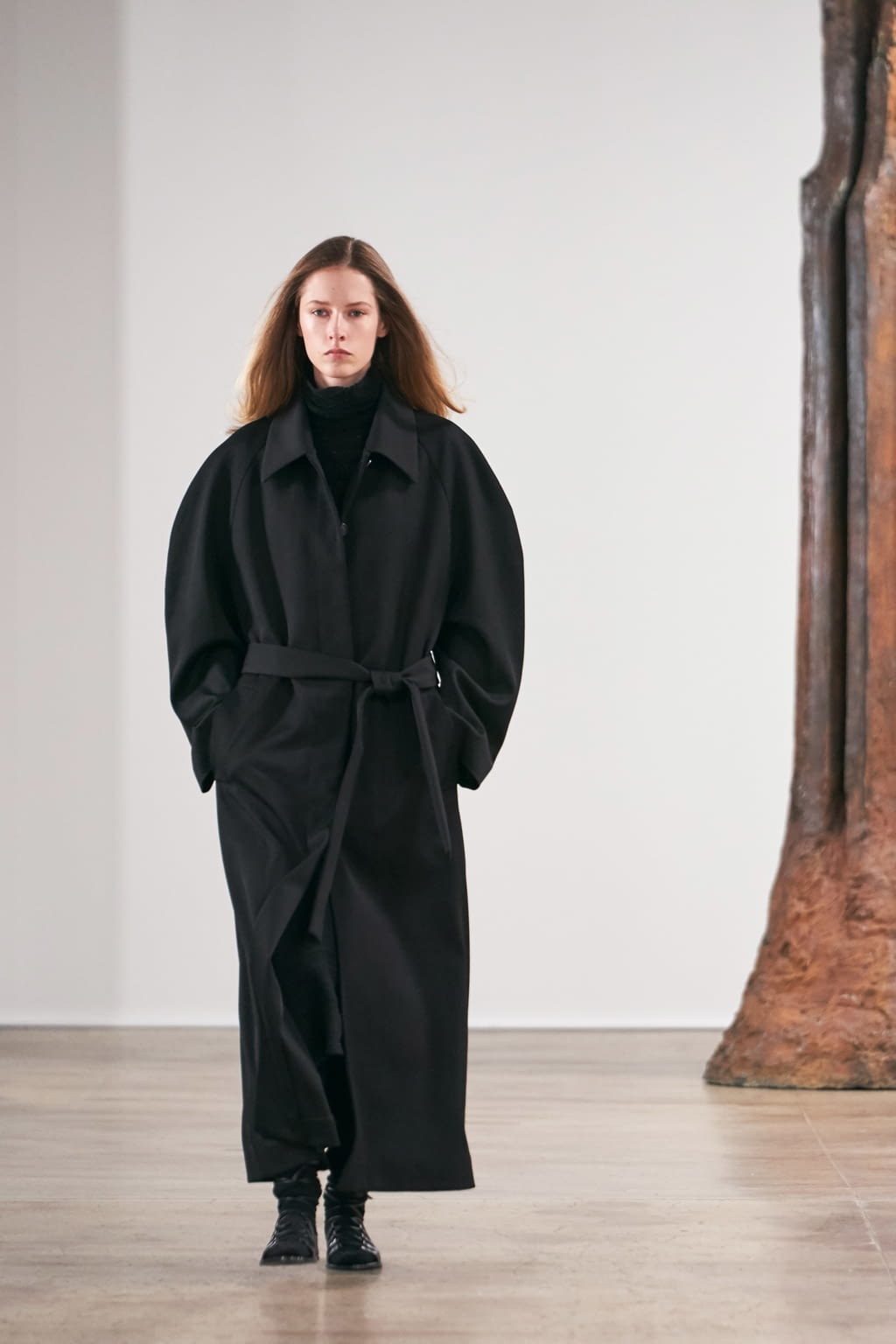 Fashion Week New York Fall/Winter 2020 look 26 from the The Row collection womenswear