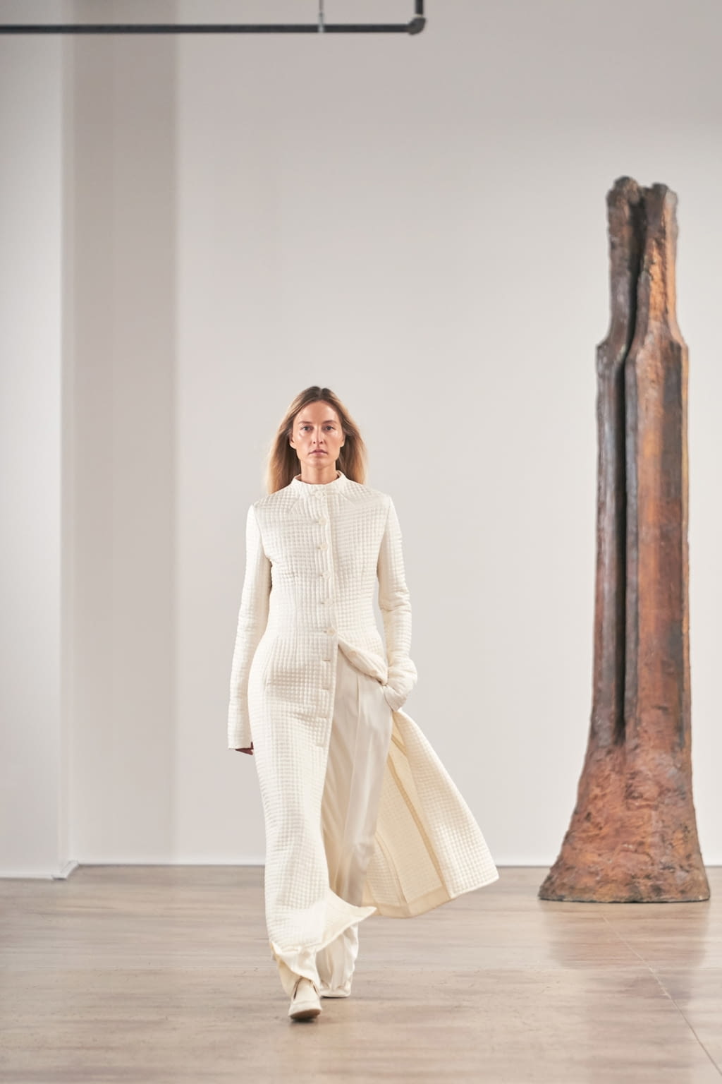 Fashion Week New York Fall/Winter 2020 look 29 from the The Row collection 女装