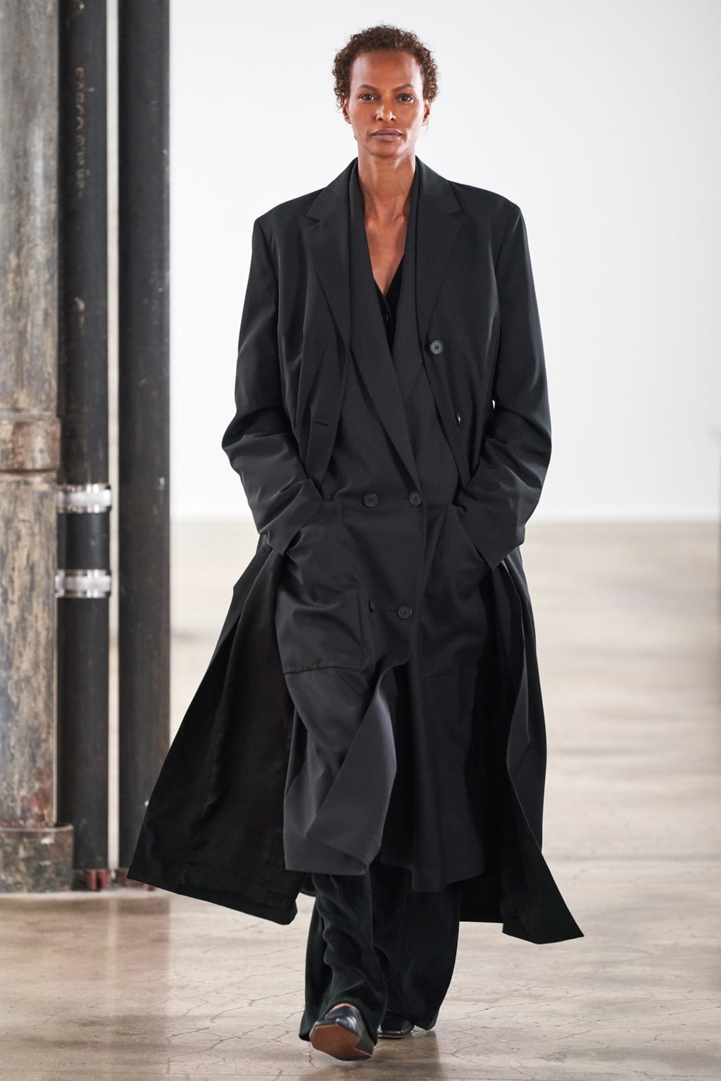 Fashion Week New York Fall/Winter 2020 look 32 from the The Row collection womenswear