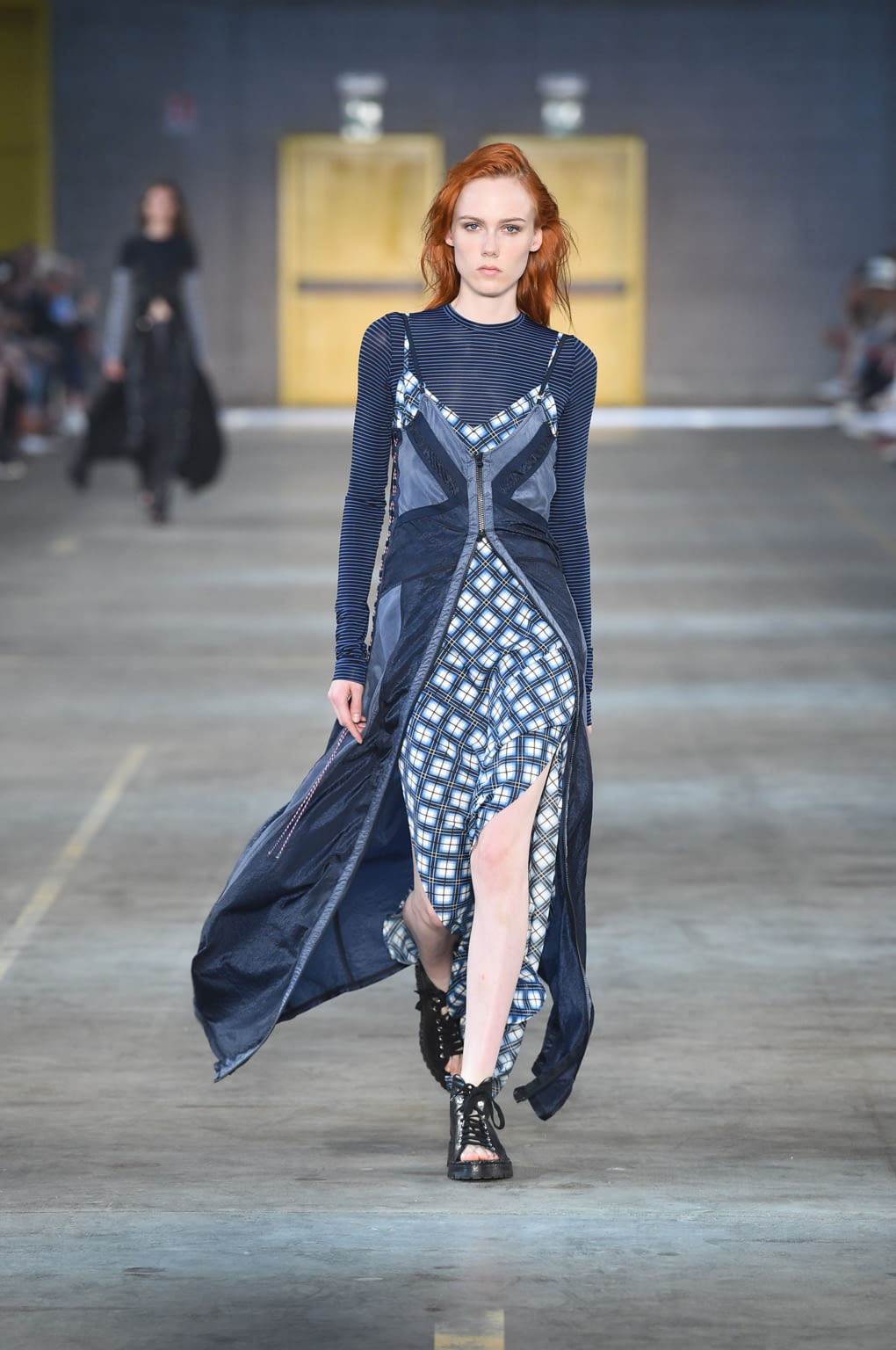 Fashion Week Milan Spring/Summer 2018 look 1 de la collection Diesel Black Gold menswear
