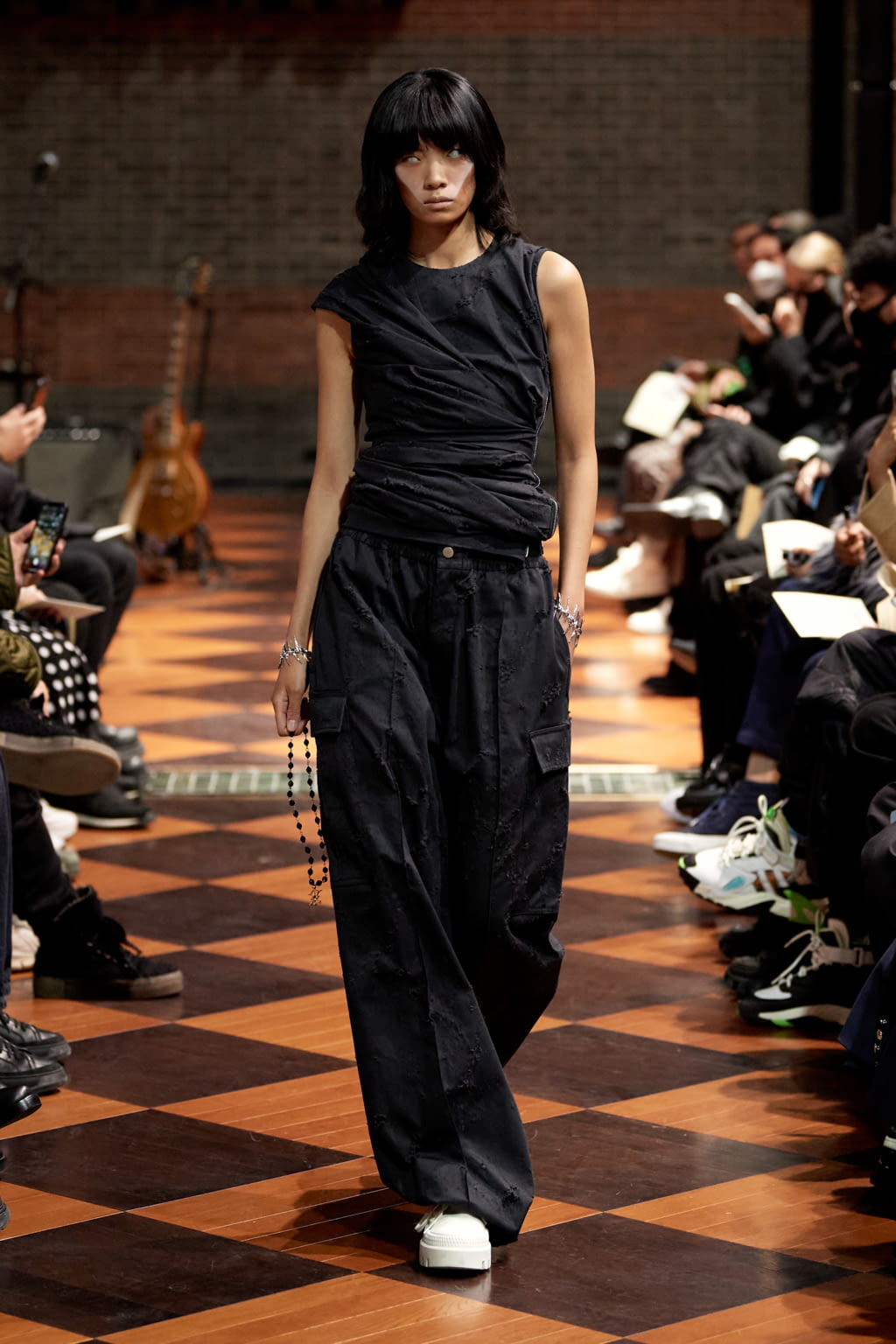 Fashion Week Paris Fall/Winter 2022 look 1 de la collection Sankuanz menswear