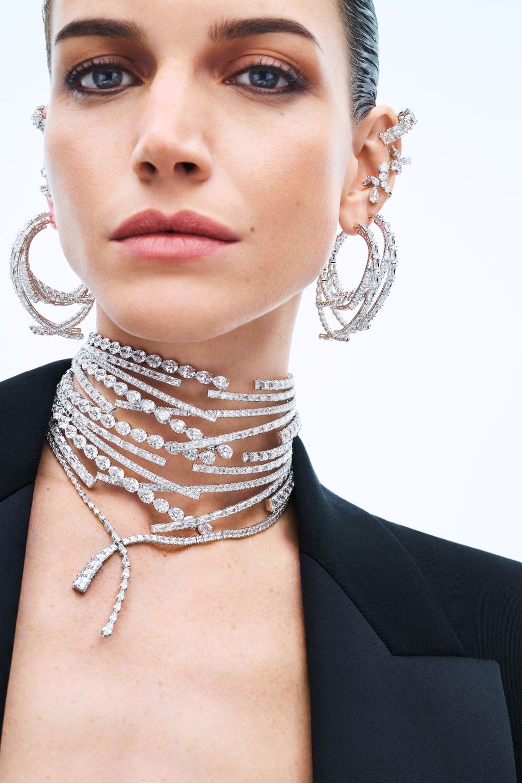 Fashion Week Paris Fall/Winter 2025 look 7 from the Swarovski collection womenswear accessories