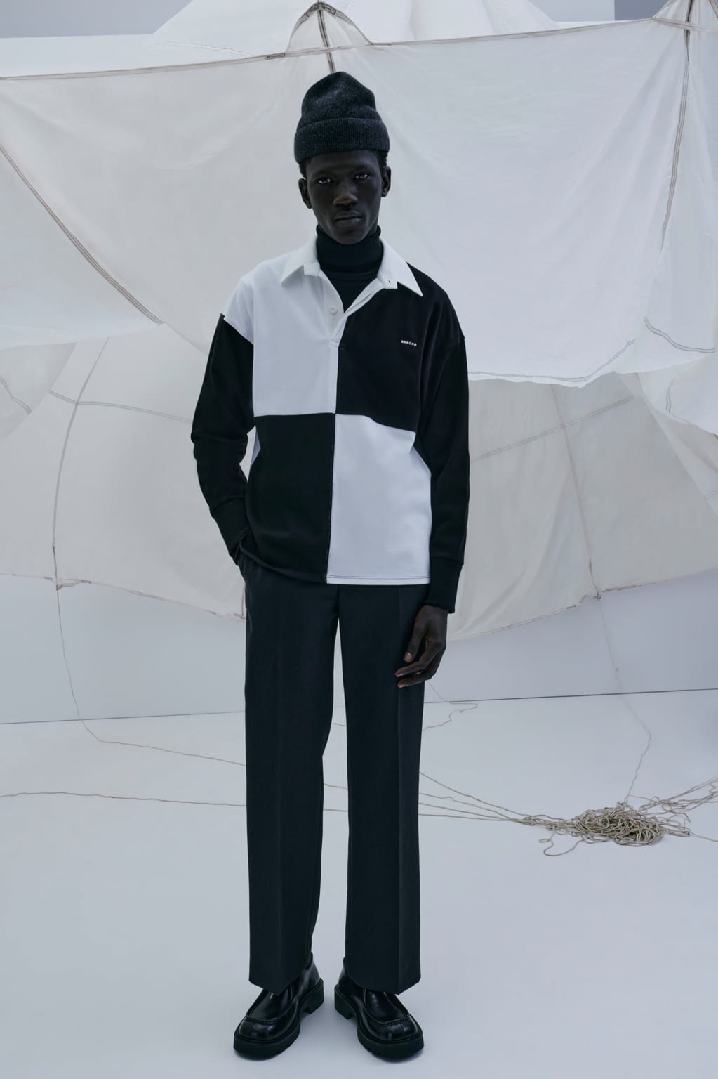 Fashion Week Paris Fall/Winter 2022 look 3 from the Sandro collection menswear