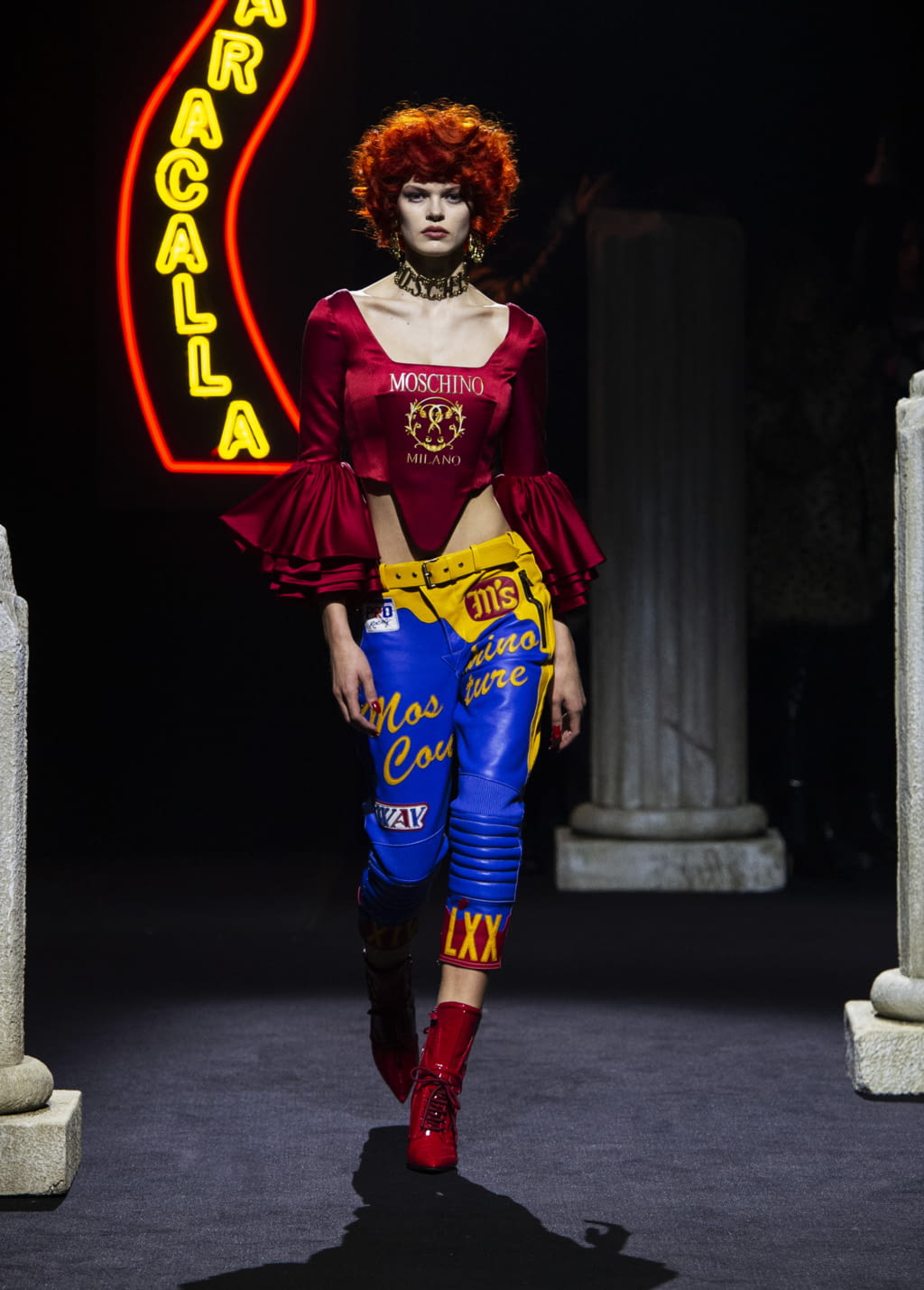 Fashion Week Milan Pre-Fall 2019 look 2 de la collection Moschino womenswear