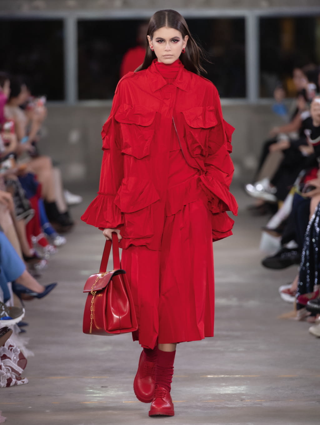 Fashion Week Paris Pre-Fall 2019 look 2 from the Valentino collection 女装