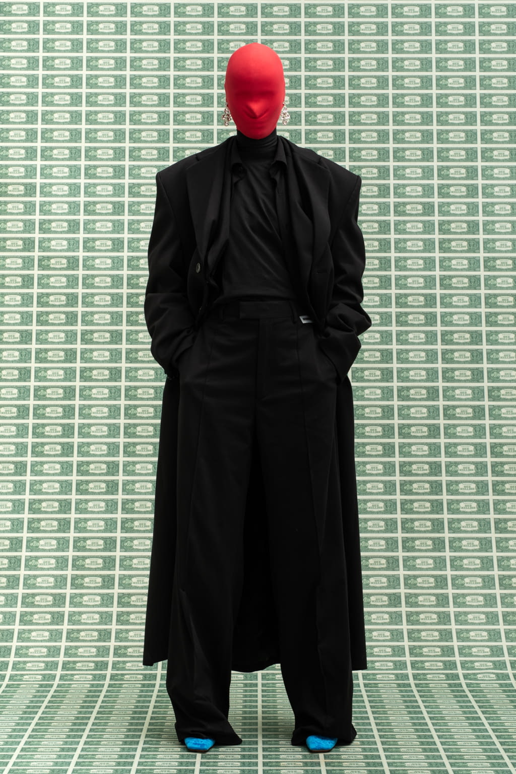 Fashion Week Paris Fall/Winter 2022 look 3 from the VETEMENTS collection womenswear