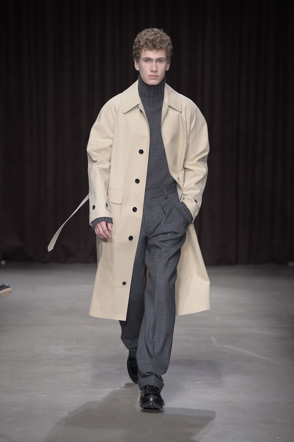 Fashion Week New York Fall/Winter 2017 look 3 from the Boss collection menswear