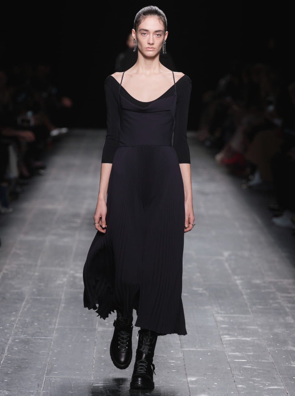 Fashion Week Paris Fall/Winter 2016 look 3 from the Valentino collection womenswear
