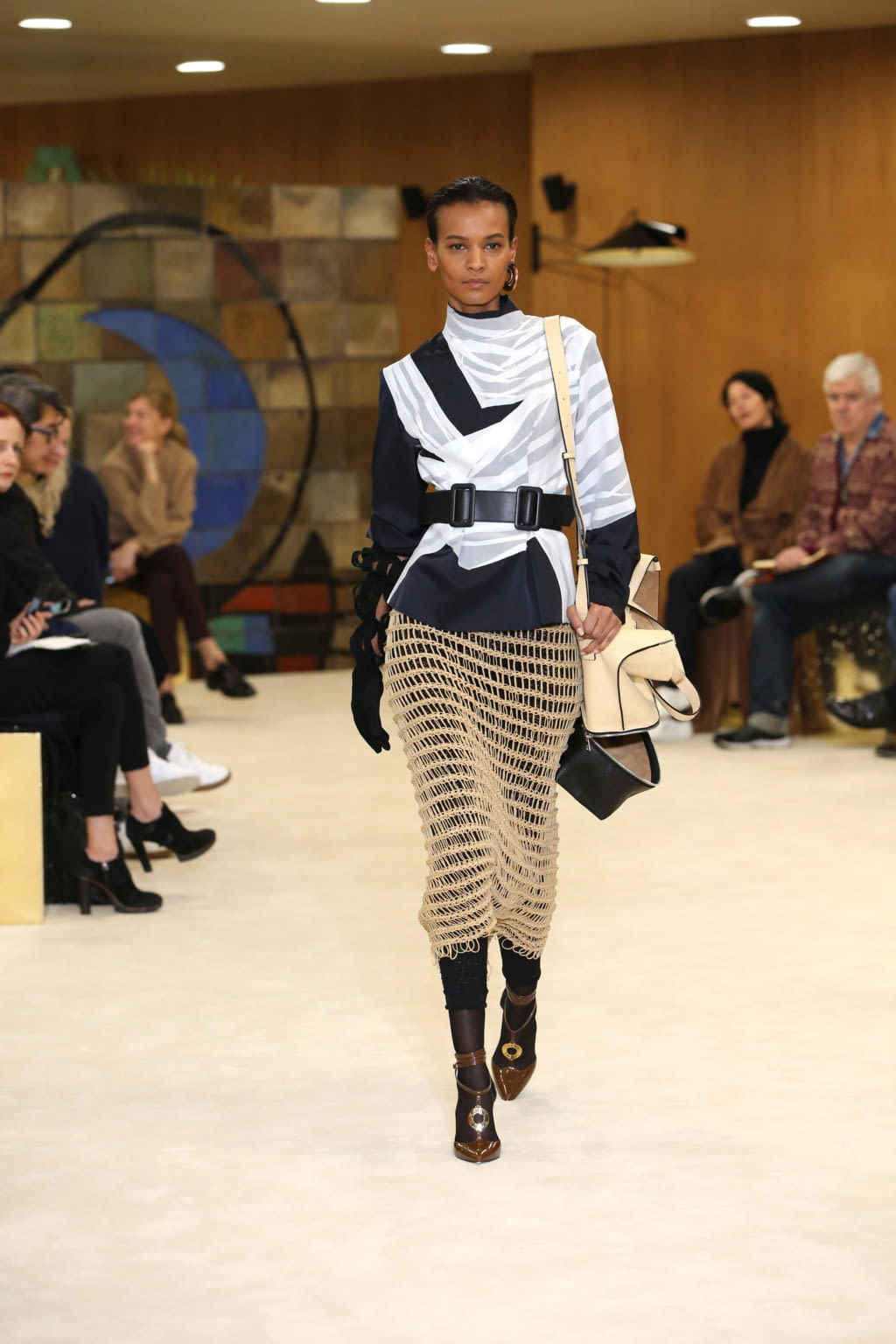 Fashion Week Paris Fall/Winter 2016 look 4 from the Loewe collection womenswear