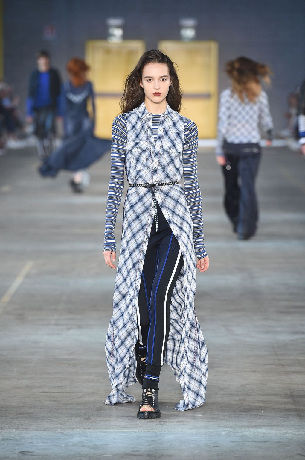 Fashion Week Milan Spring/Summer 2018 look 4 from the Diesel Black Gold collection 男装