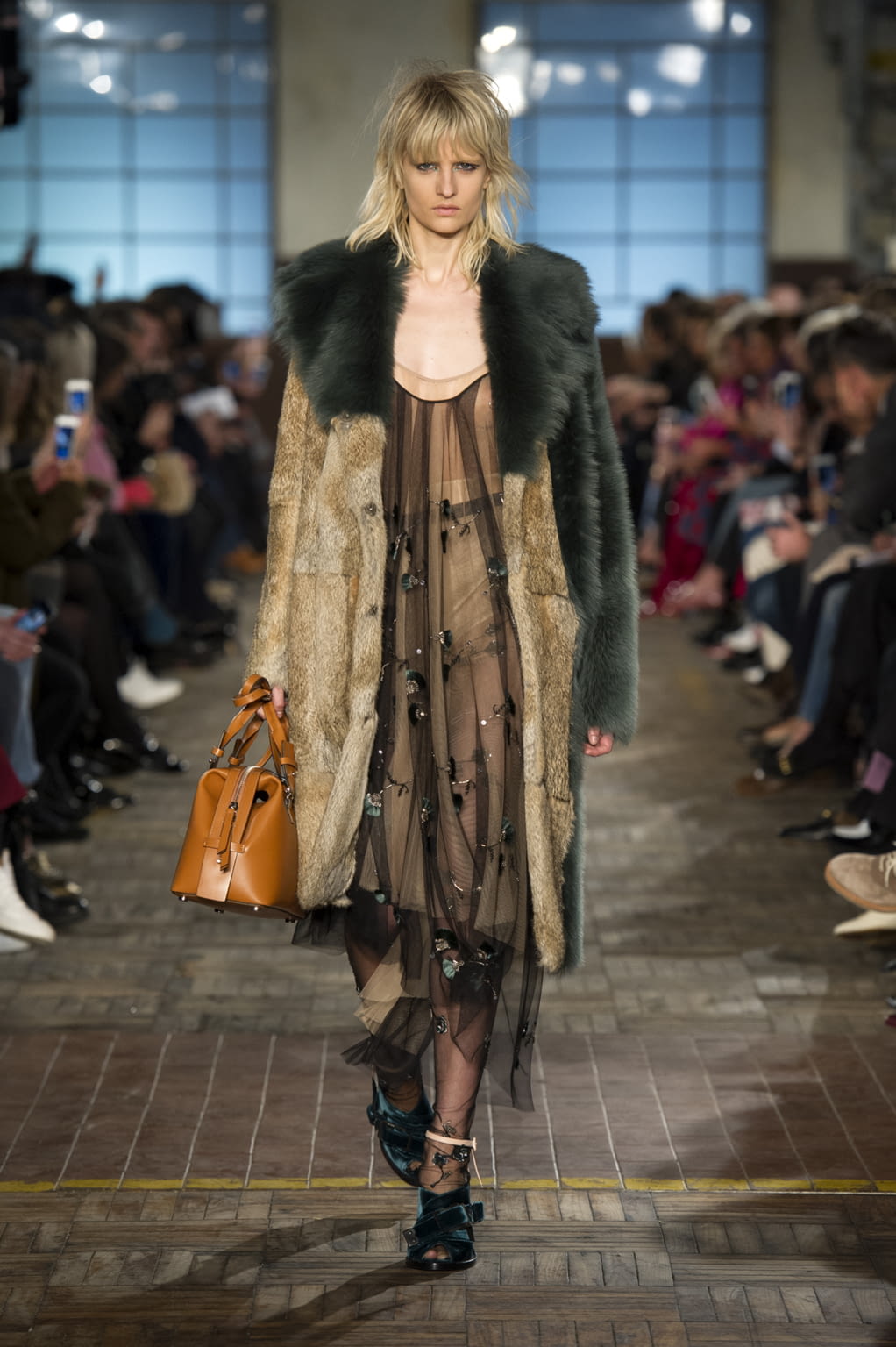 Fashion Week Milan Fall/Winter 2016 look 4 from the N°21 collection 女装