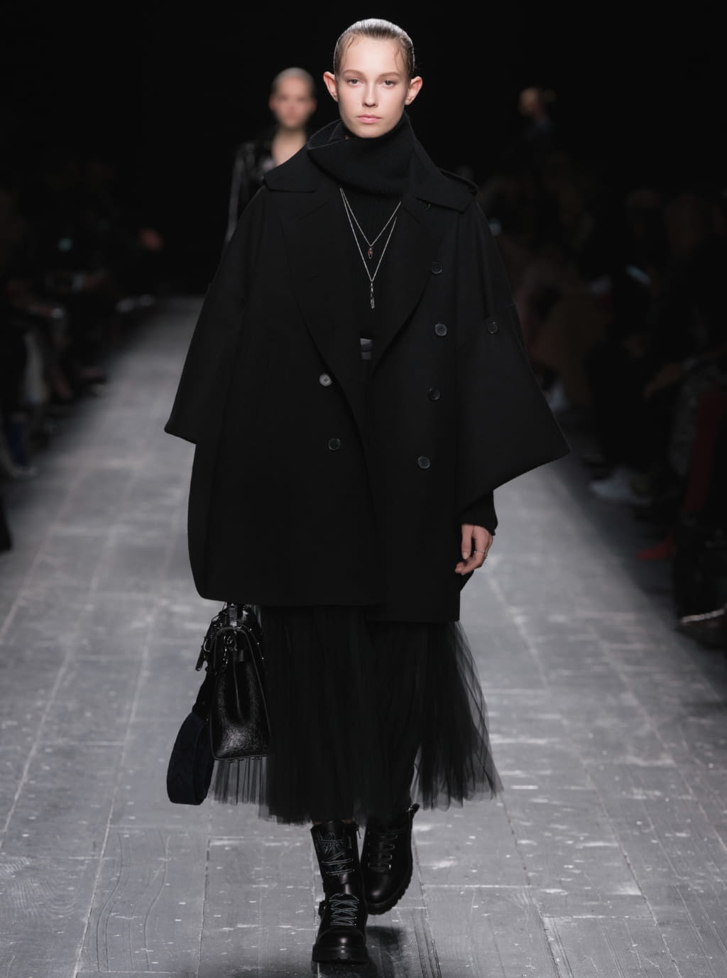 Fashion Week Paris Fall/Winter 2016 look 4 from the Valentino collection 女装