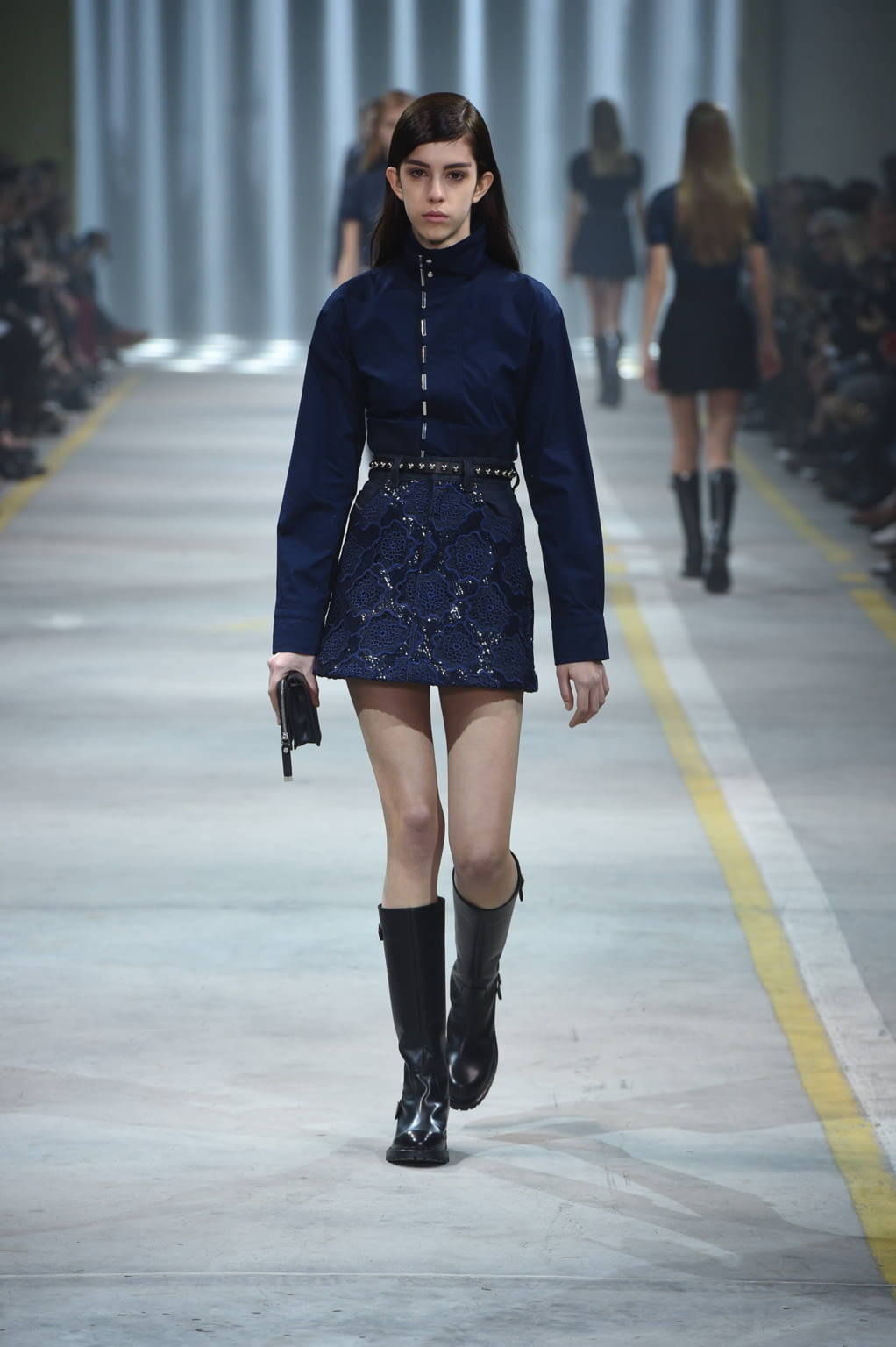 Fashion Week Milan Fall/Winter 2016 look 4 from the Diesel Black Gold collection 女装