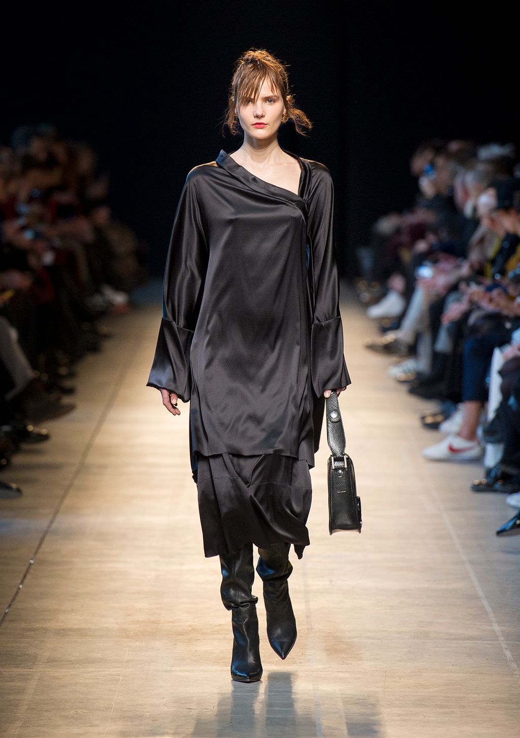 Fashion Week Milan Fall/Winter 2016 look 5 de la collection Costume National womenswear
