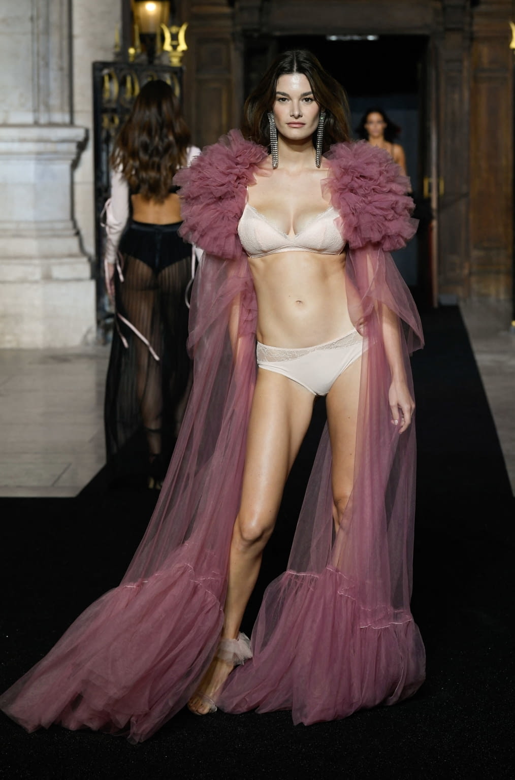 Fashion Week Paris Fall/Winter 2021 look 17 de la collection Etam womenswear