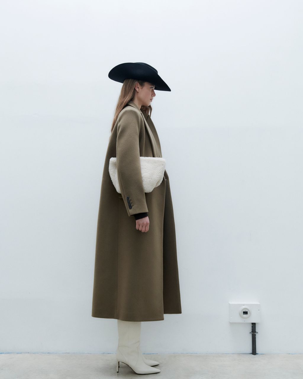 Fashion Week Paris Fall/Winter 2024 look 28 de la collection Iro womenswear