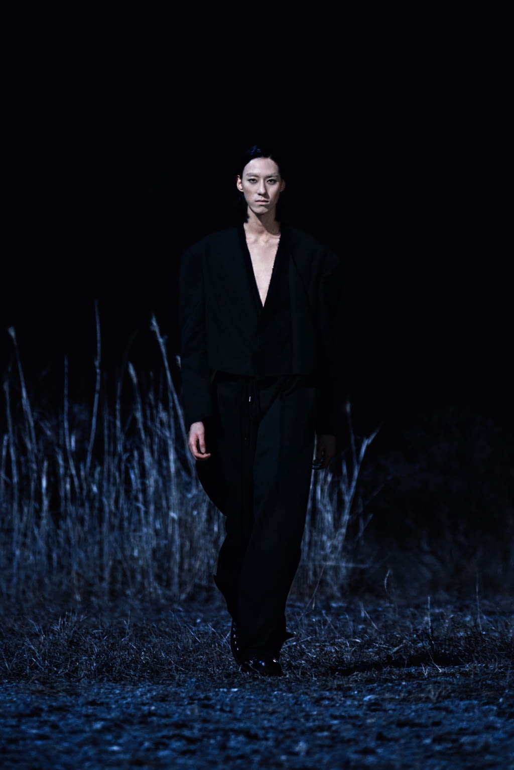 Fashion Week Paris Fall/Winter 2022 look 6 from the Songzio collection 男装