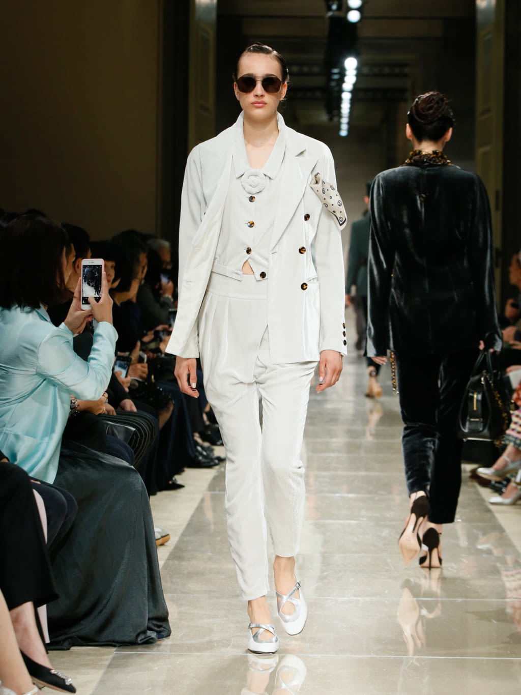 Fashion Week Milan Resort 2020 look 6 de la collection Giorgio Armani womenswear