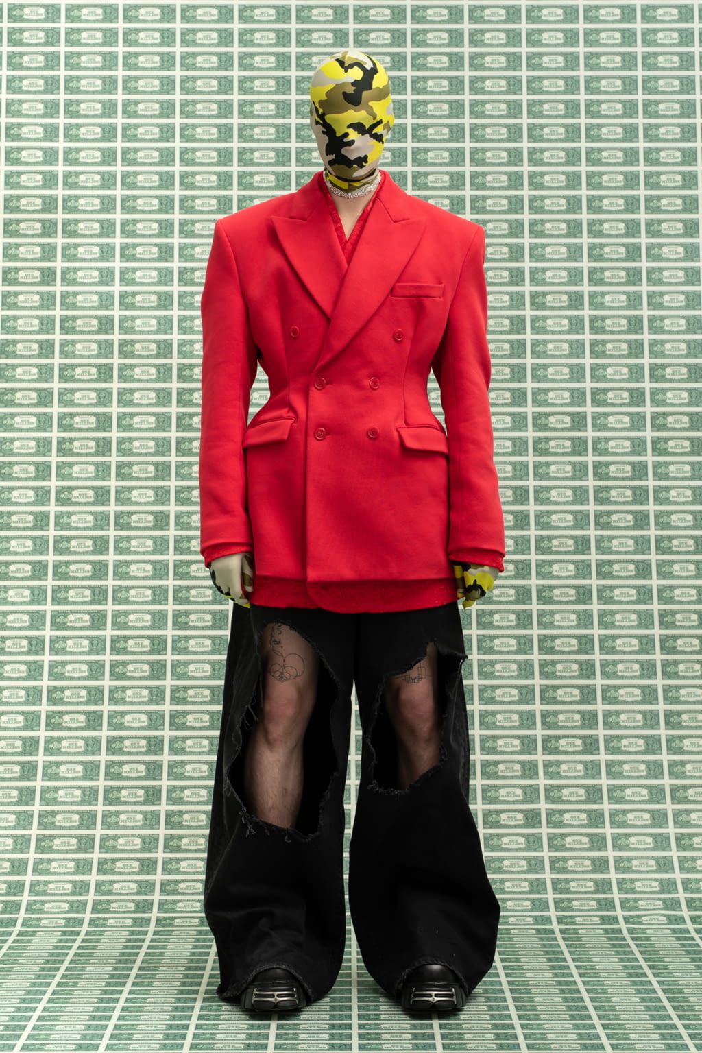 Fashion Week Paris Fall/Winter 2022 look 6 from the VETEMENTS collection 女装
