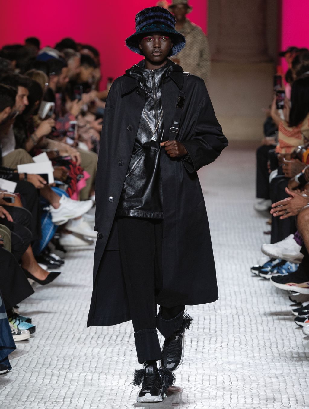 Fashion Week Paris Spring/Summer 2019 look 6 from the Valentino collection menswear