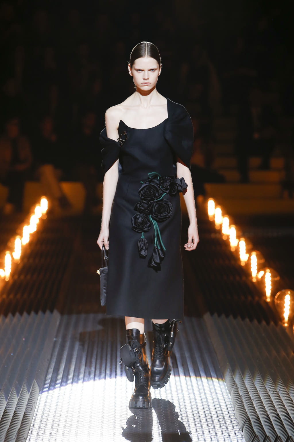Fashion Week Milan Fall/Winter 2019 look 6 from the Prada collection 女装