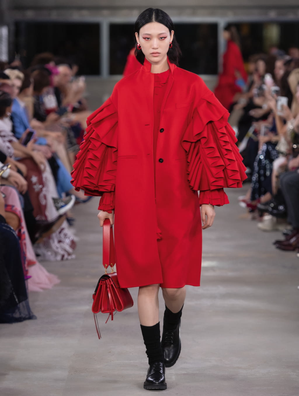 Fashion Week Paris Pre-Fall 2019 look 6 from the Valentino collection 女装
