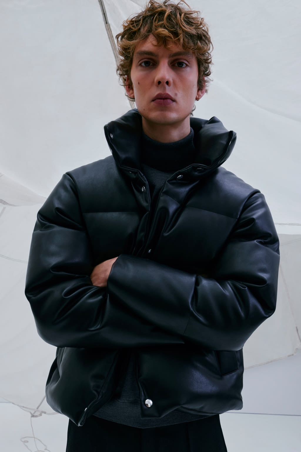 Fashion Week Paris Fall/Winter 2022 look 7 from the Sandro collection menswear