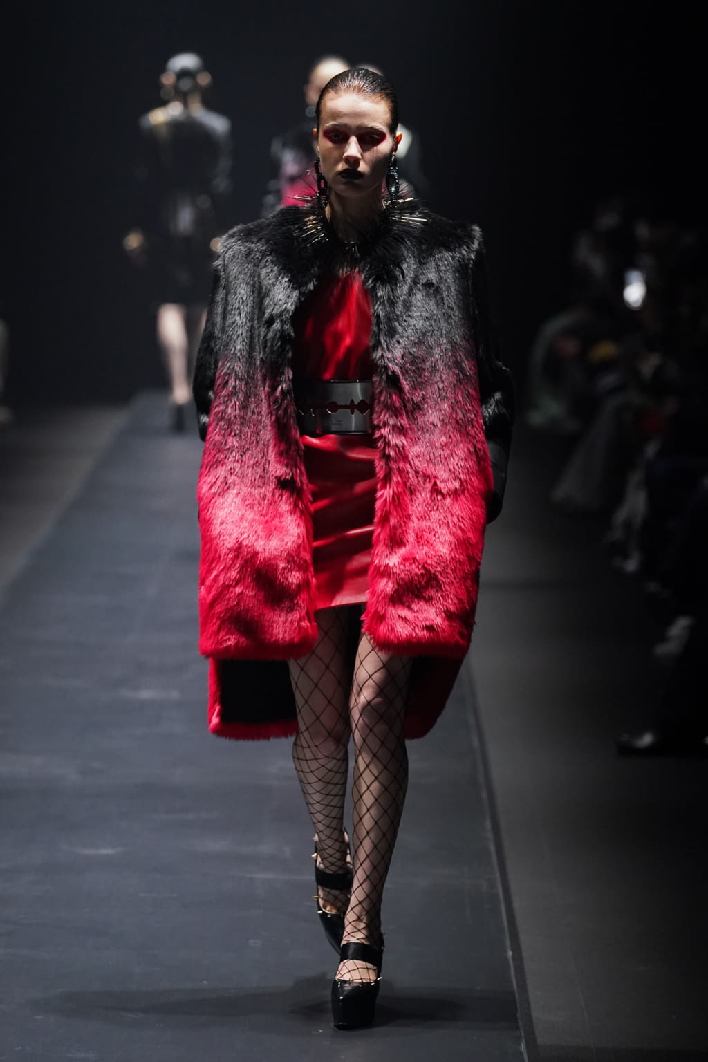 Fashion Week Paris Fall/Winter 2022 look 8 from the Undercover collection womenswear