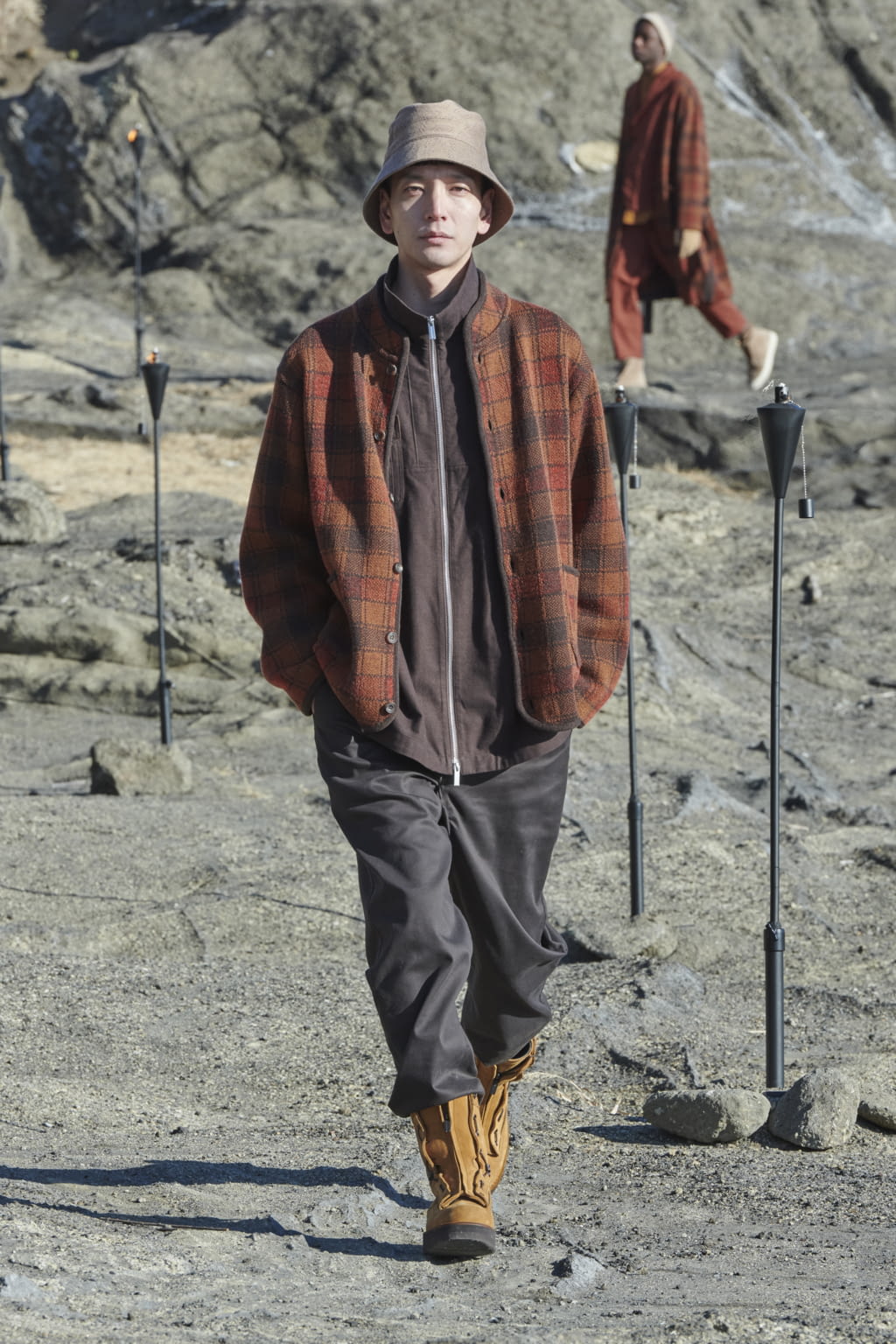 Fashion Week Paris Fall/Winter 2022 look 8 from the White Mountaineering collection menswear