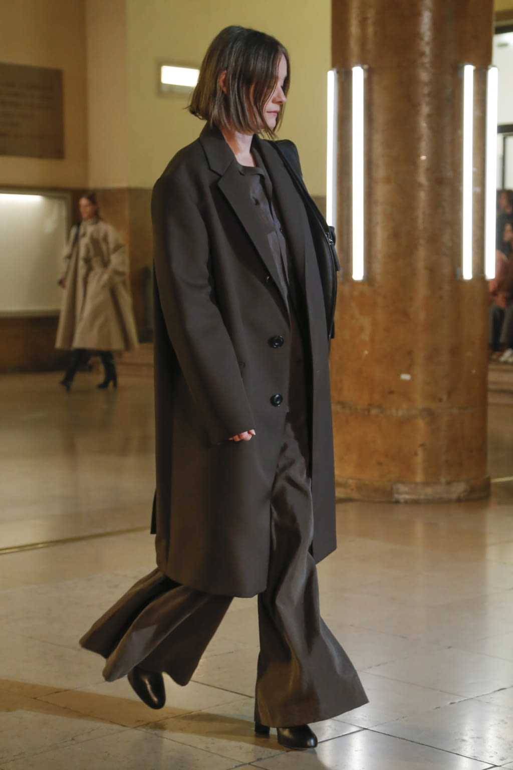 Fashion Week Paris Fall/Winter 2020 look 8 from the Lemaire collection 女装