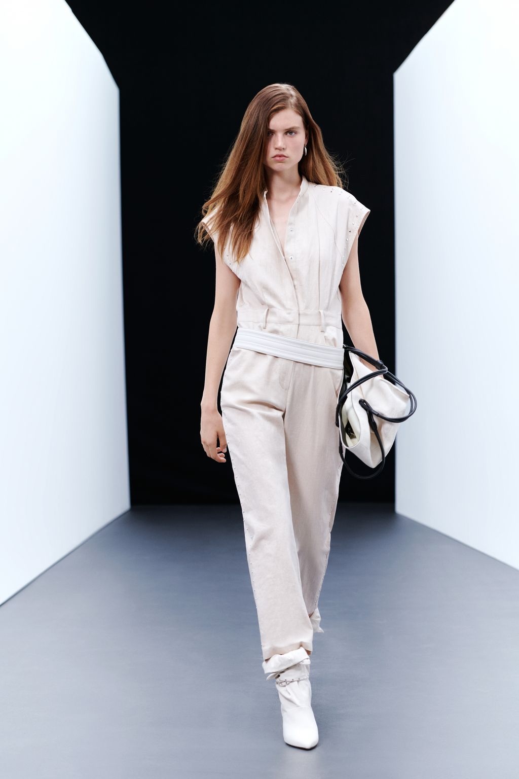 Fashion Week Paris Spring/Summer 2023 look 9 from the Iro collection womenswear